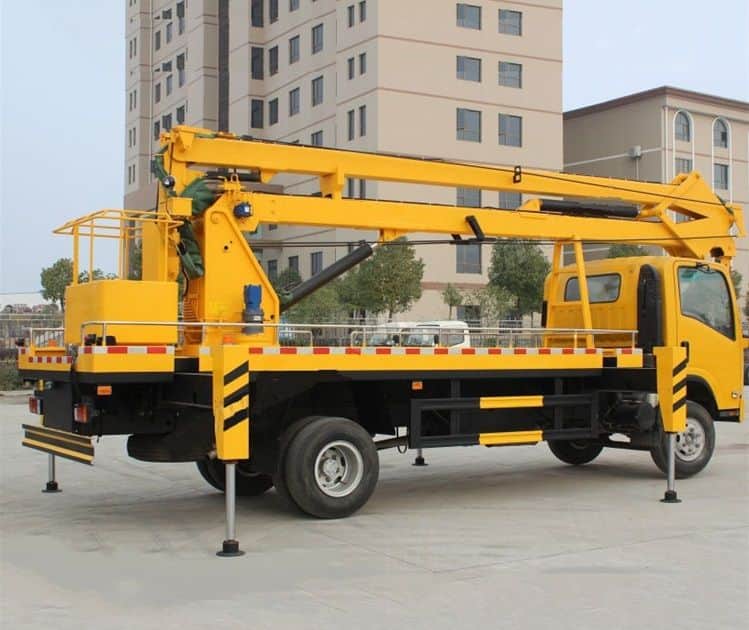 XCMG factory 9m hydraulic lift platform folding boom truck XGS5030JGKJ6 for sale